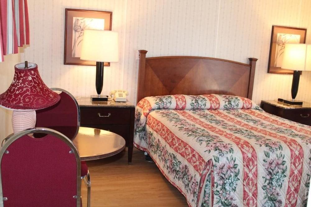 Royal Coach Motor Lodge photo 3