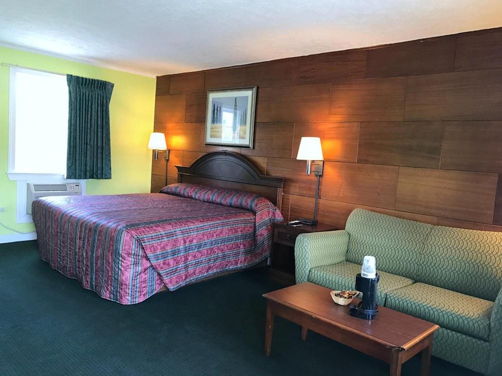 OYO Hotel Economy Inn US-29 Danville photo 5