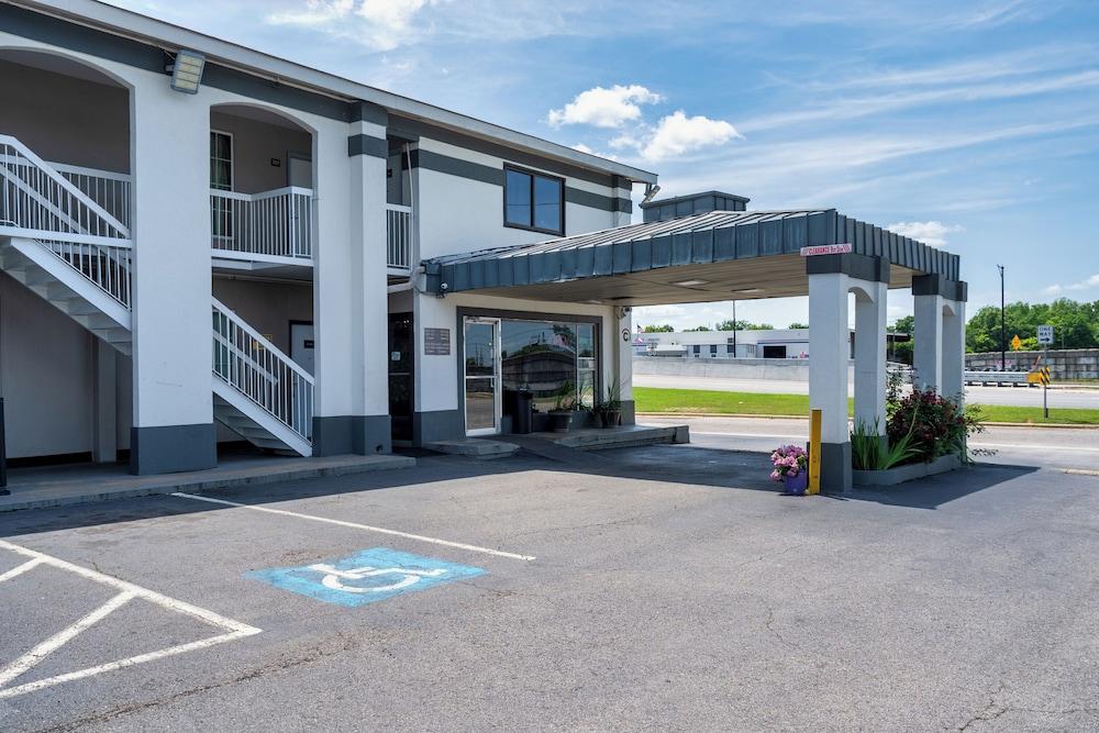 Budgetel Inn and Suite photo 1