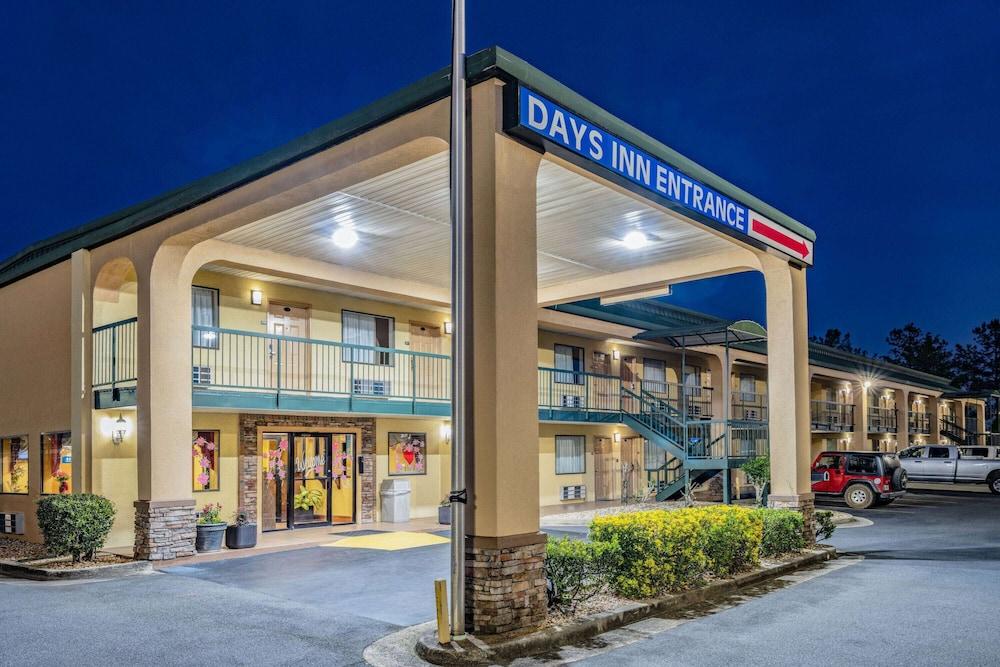 Days Inn by Wyndham Macon I-475 photo 8