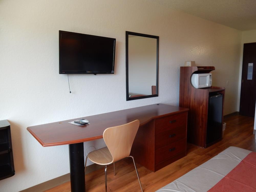 Quality Inn Ponca City photo 7