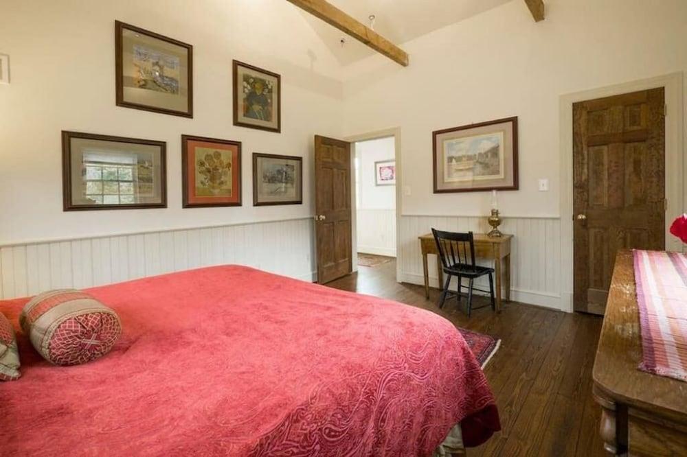 The Buck School Inn photo 2