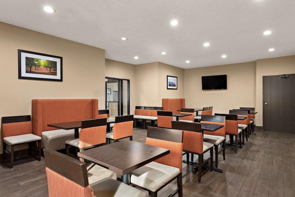 Comfort Suites University Las Cruces photo 35