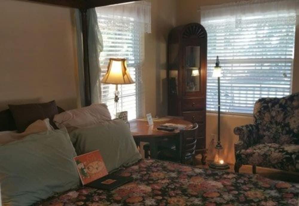 Old Irish Inn photo 19