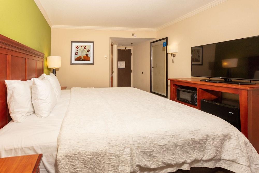 Hampton Inn Daytona Speedway photo 16