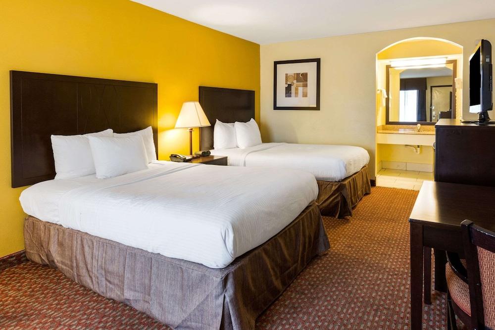 Quality Inn Indianola photo 30