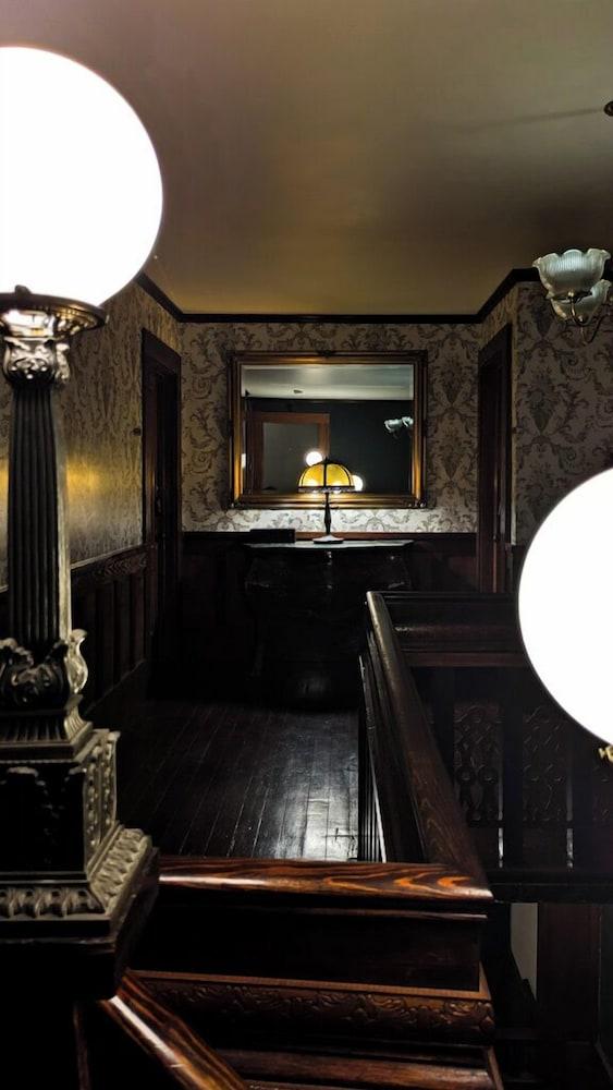 The Weller House photo 80