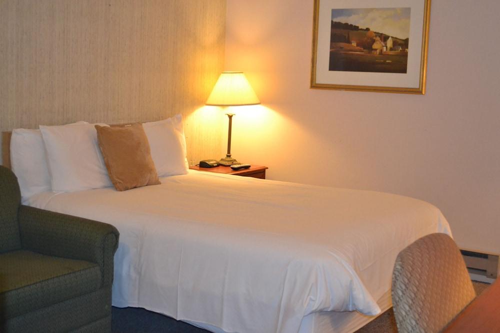 Henniker Motel photo 16