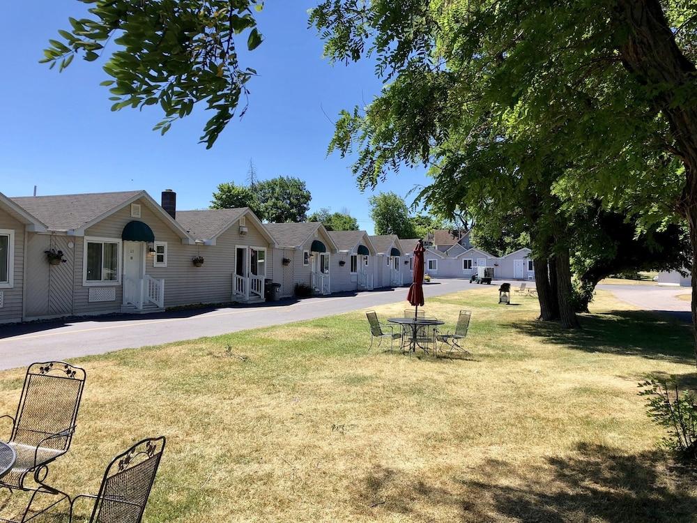 Lockview Motel photo 36