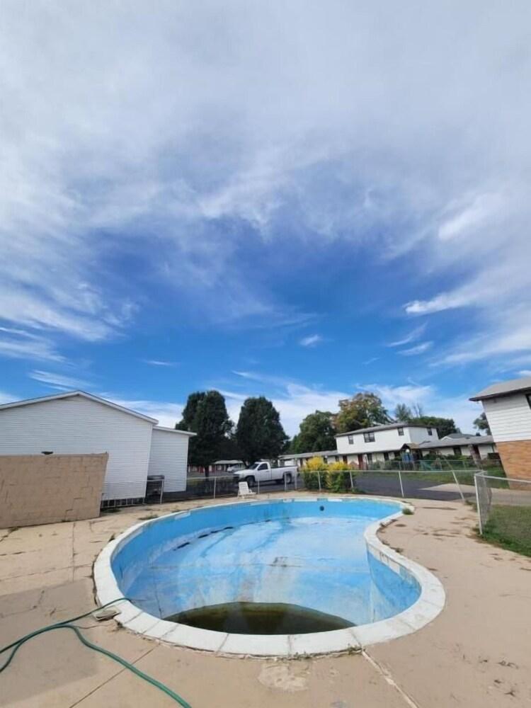 Daniel's Motel photo 7