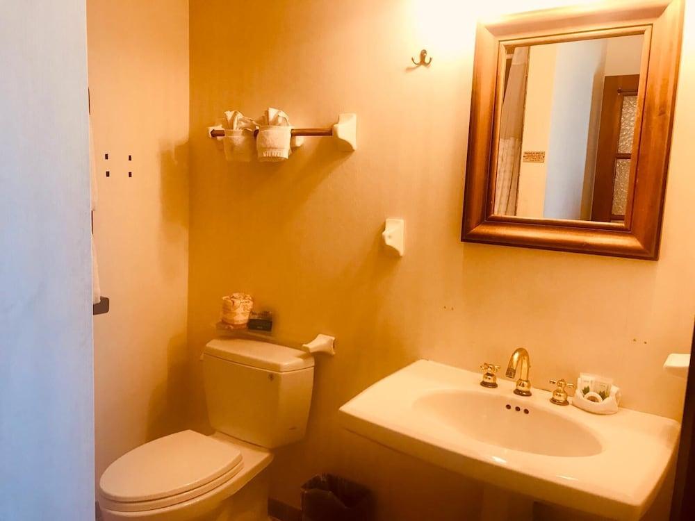Pacific Grove Inn photo 38