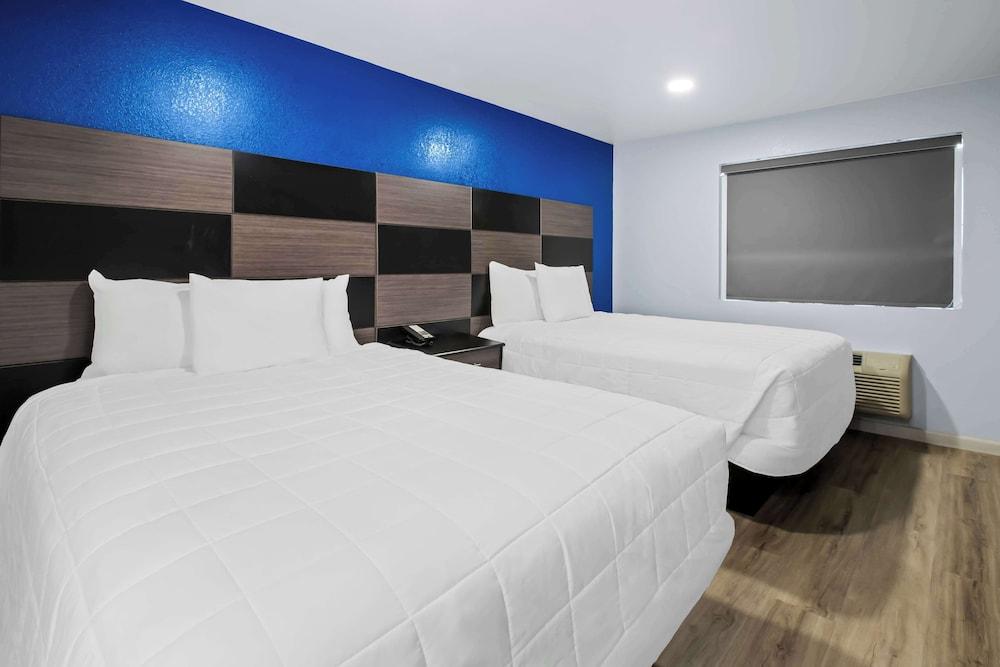 Americas Best Value Inn Gonzales photo 14