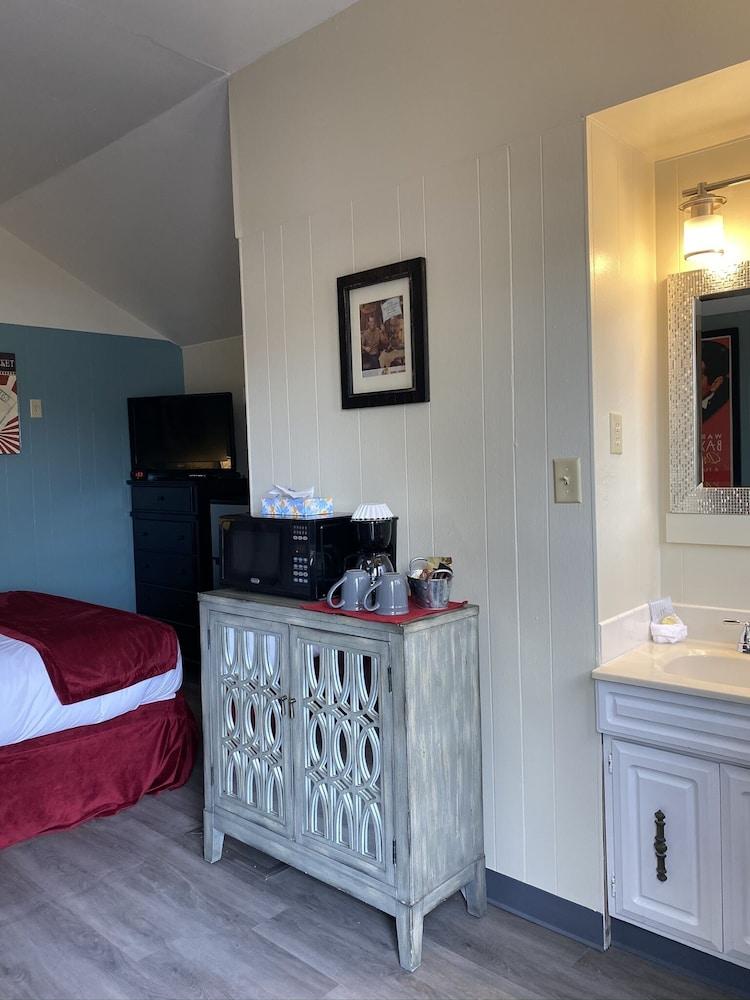 Lamplighter Cabins & Suites photo 7