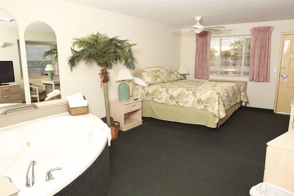 Beachfront Resort photo 19