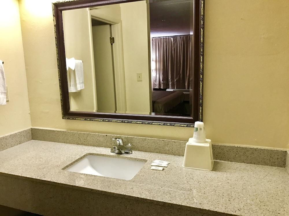 American Inn photo 18