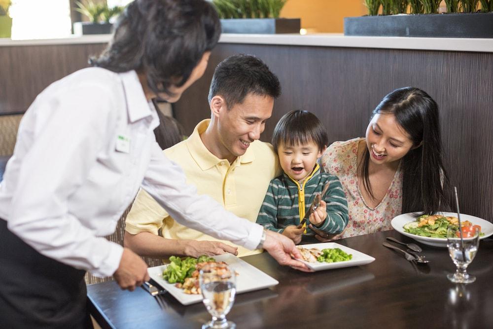 Holiday Inn Long Island-Islip Arpt East by IHG photo 24