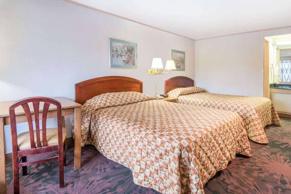 Knights Inn Canton photo 4