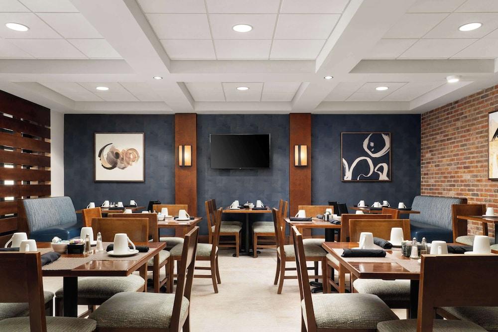 DoubleTree by Hilton Hartford - Bradley Airport photo 22
