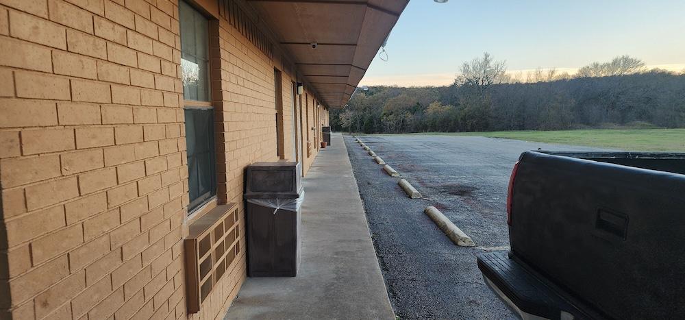 Executive Inn By OYO Mineral Wells US-180 photo 24