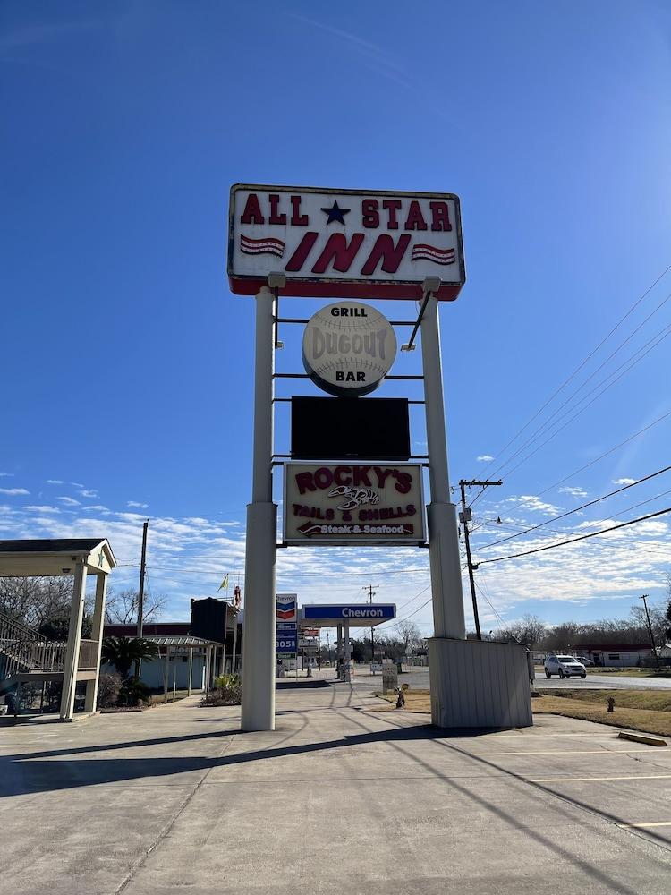 All Star Inn photo 4