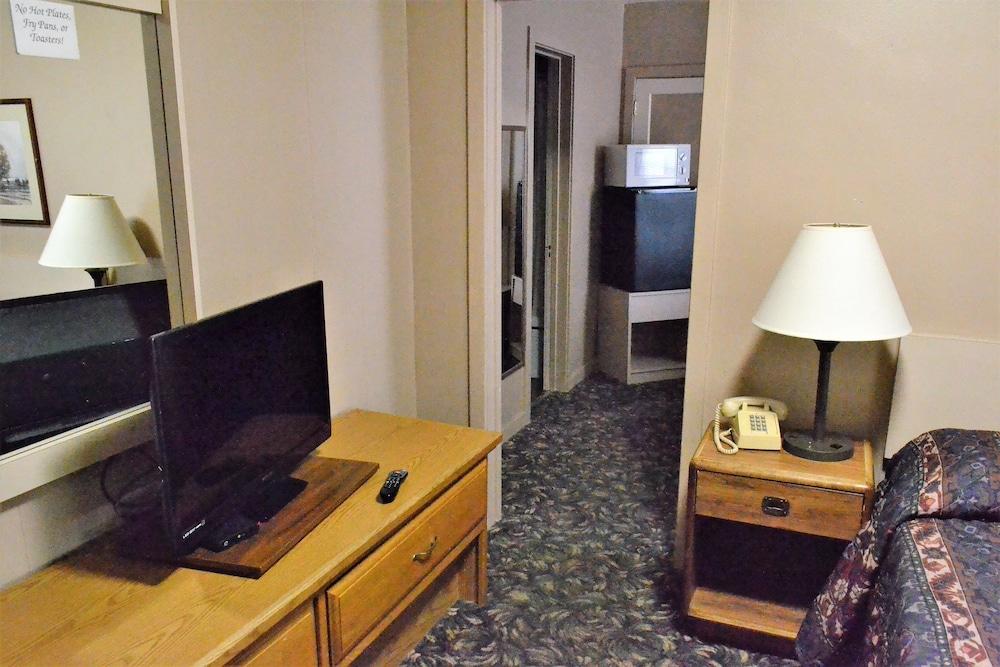 Innkeeper Motel photo 35