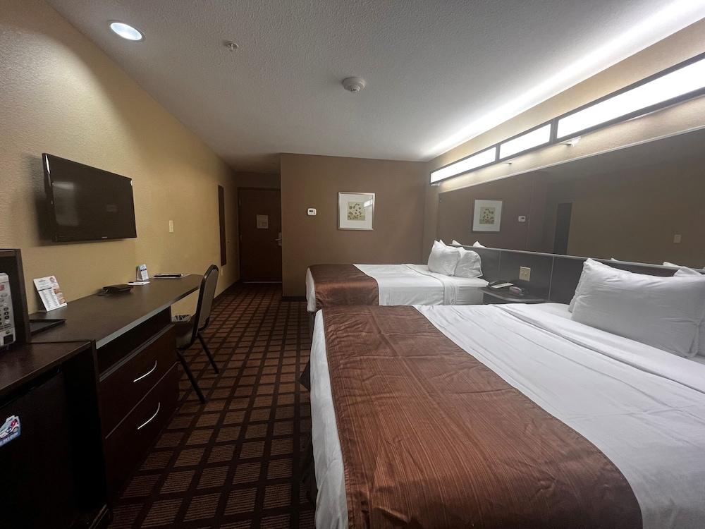 Microtel Inn & Suites by Wyndham Kenedy/Karnes City photo 22