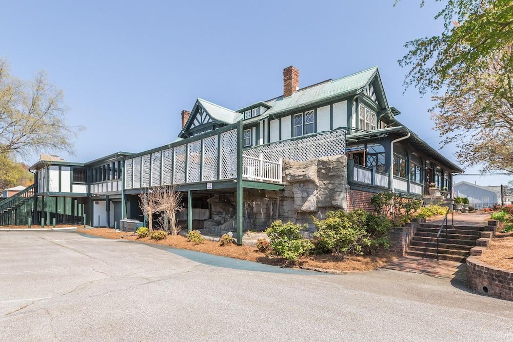 The Shaffner Inn photo 69