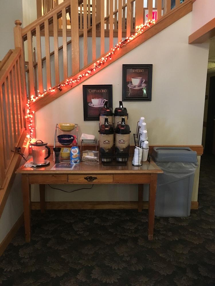 Moose Lake Lodge & Suites photo 24