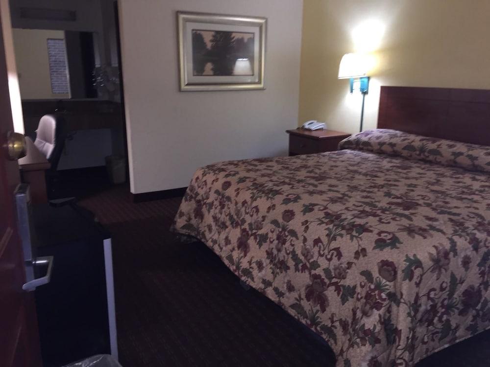 Executive Inn photo 17