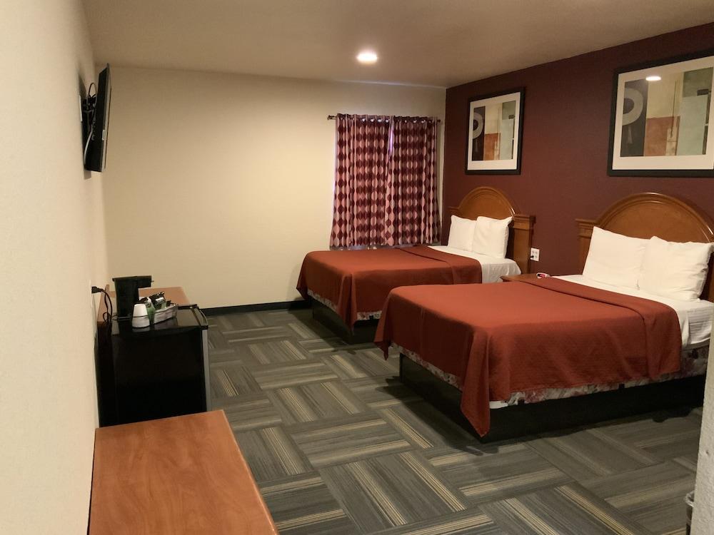 Frontier Motel photo 13