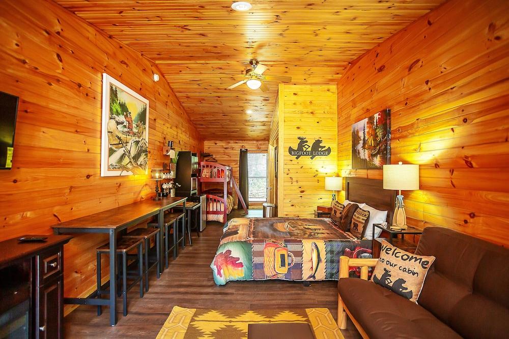 Bigfoot Lodge Room Two photo 5