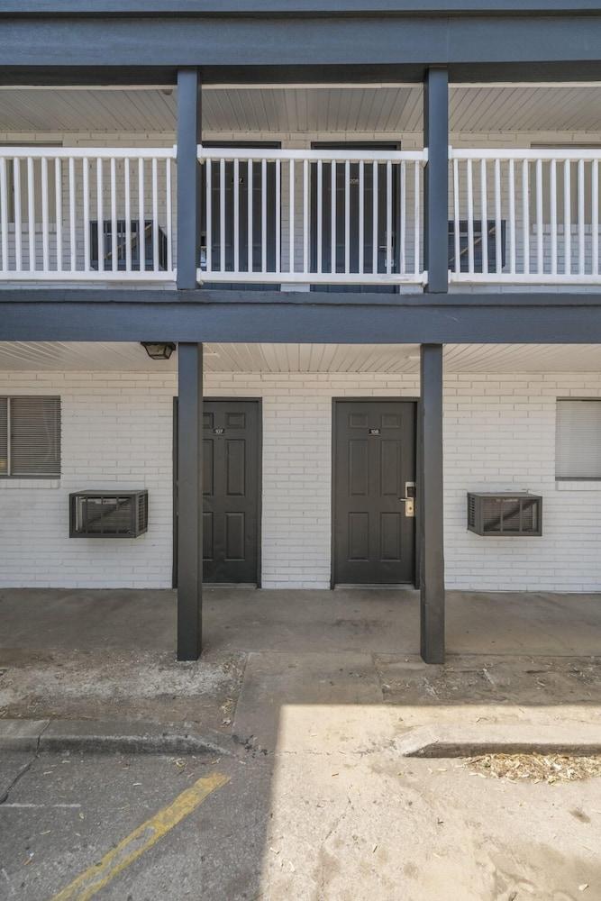 LTA Suites Brookside photo 30