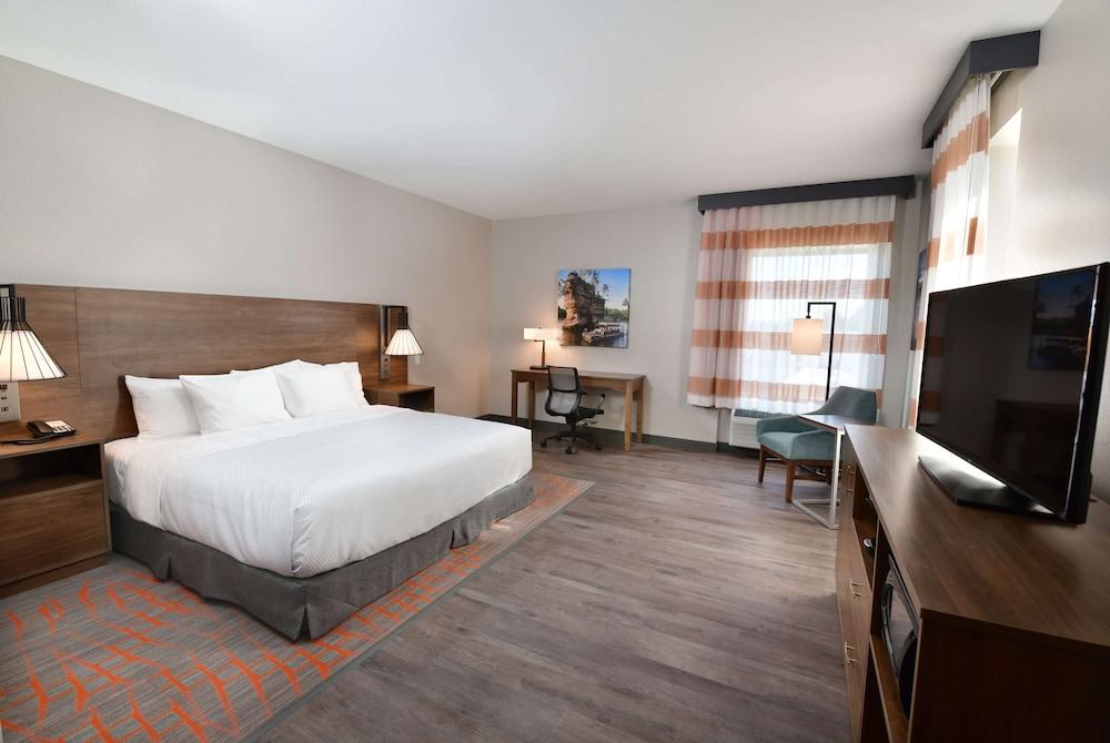 La Quinta Inn & Ste by Wyndham Wisconsin Dells- Lake Delton photo 5