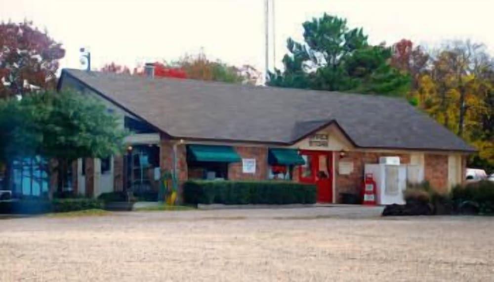 Lake Fork Marina & Motel photo 3