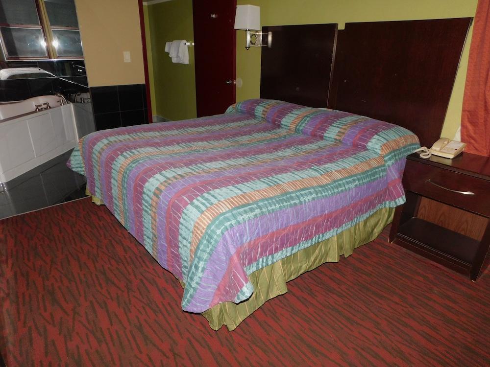 Mounts Motel photo 11