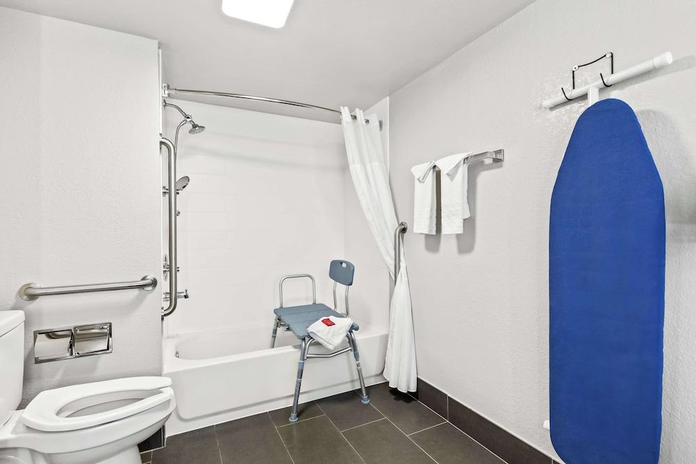 SureStay Hotel by Best Western Phoenix Airport photo 36