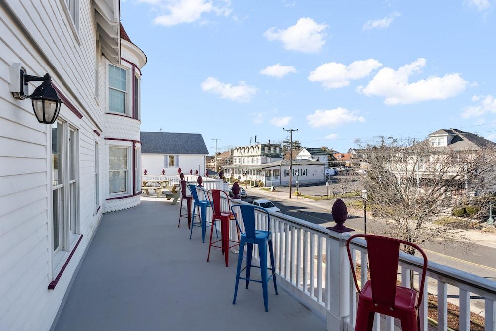 Tavern on the Bay Hotel & Marina photo 23