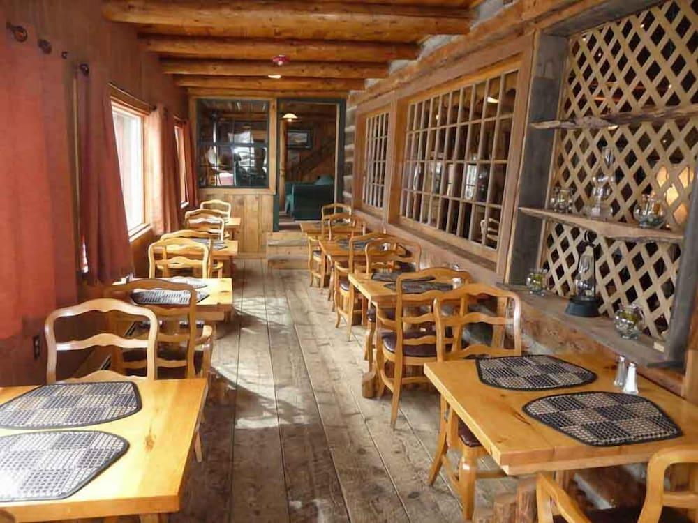 The Twin Lakes Inn photo 15