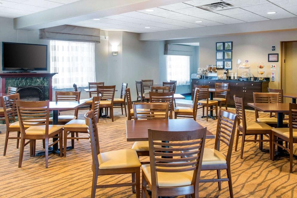 Sleep Inn & Suites Oregon - Toledo photo 47