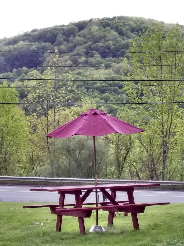 Green Valley Motel photo 7