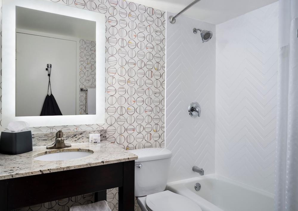 Holiday Inn & Suites Marlborough by IHG photo 30