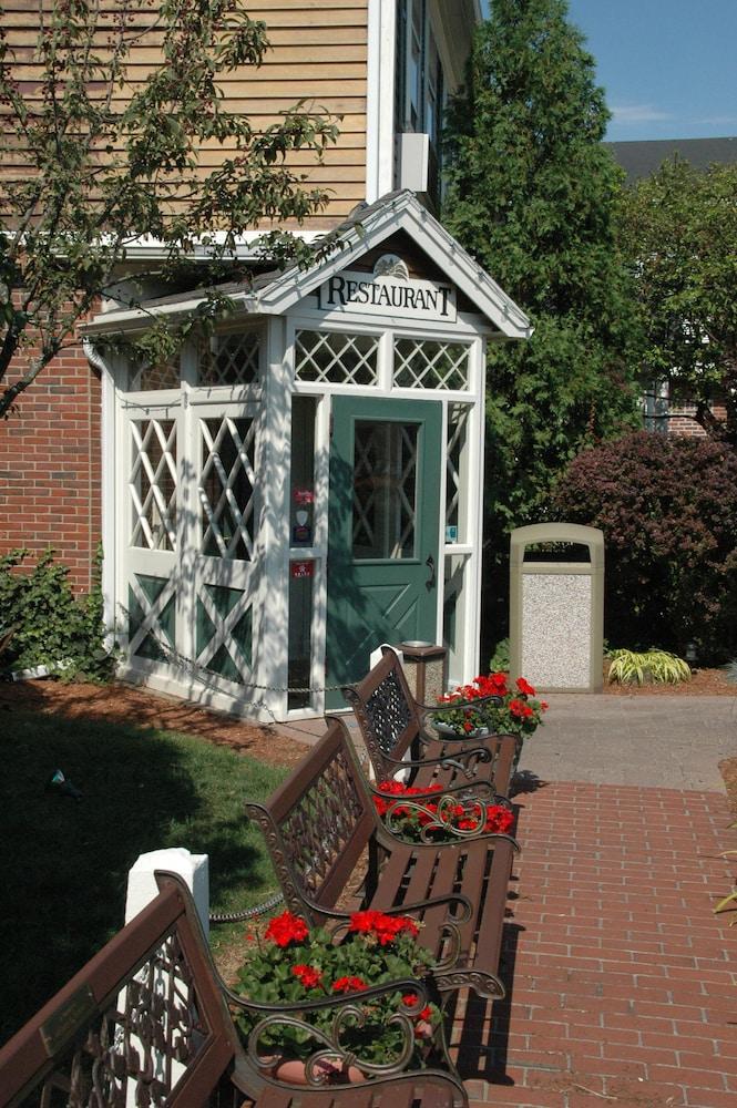 Lamie's Inn and The Old Salt Restaurant photo 48