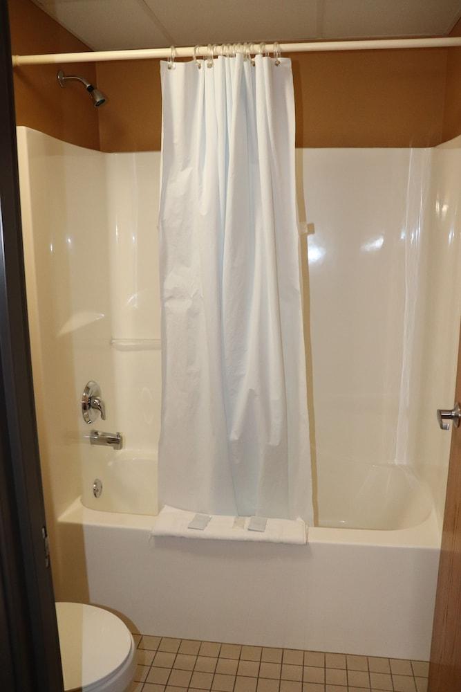 Prairie Inn and Suites Holmen/La Cross photo 22