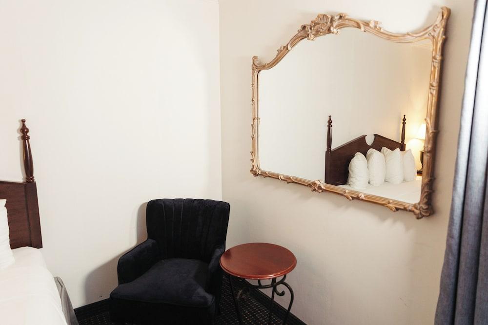 The Boulder Broker photo 22