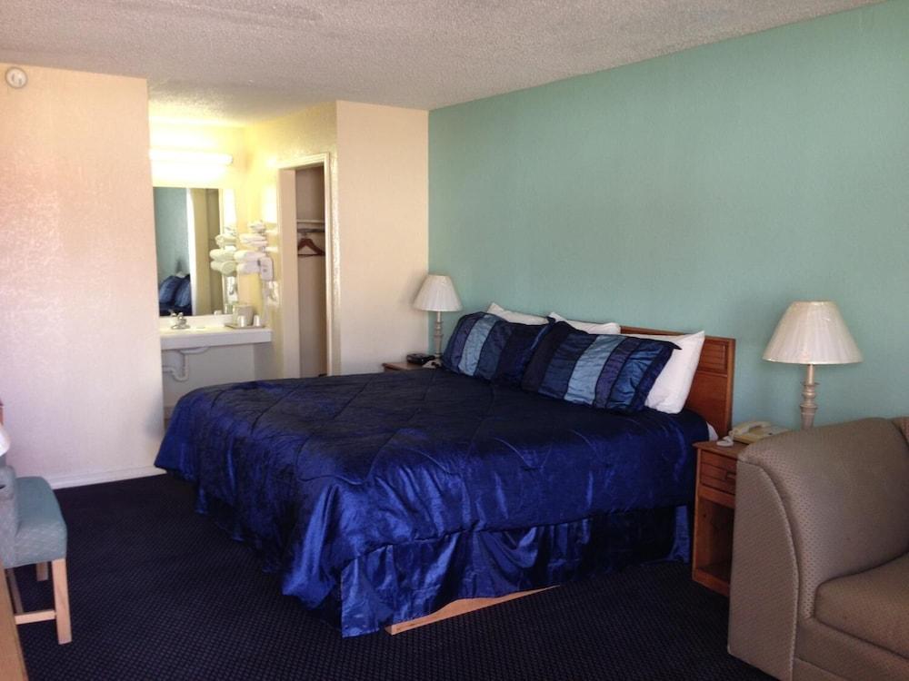 Super 7 Inn Siloam Springs photo 14