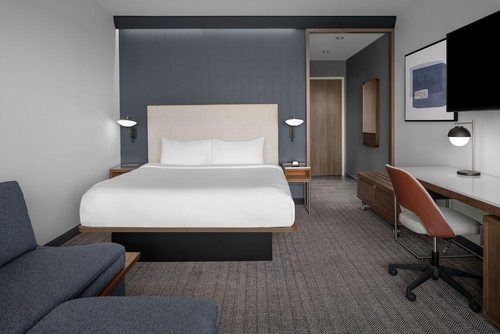 Courtyard by Marriott Myrtle Beach Oceanfront photo 12