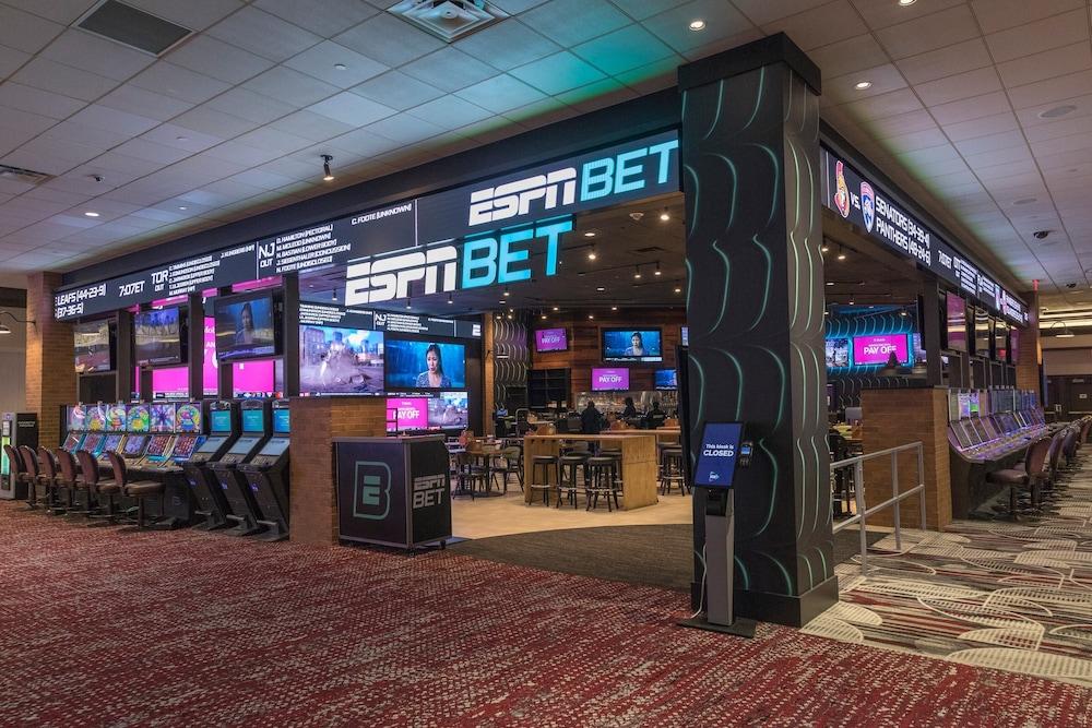 Hollywood Casino at Greektown photo 17