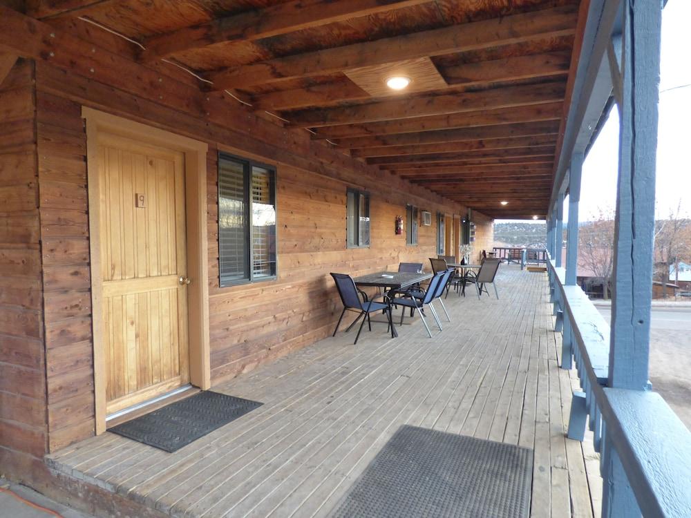 The Hitching Post Hotel and Farm Store photo 38