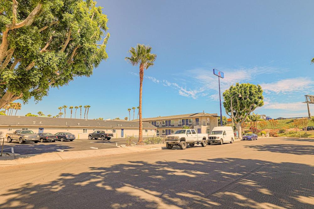 Motel 6 Tustin, CA – Orange County photo 6