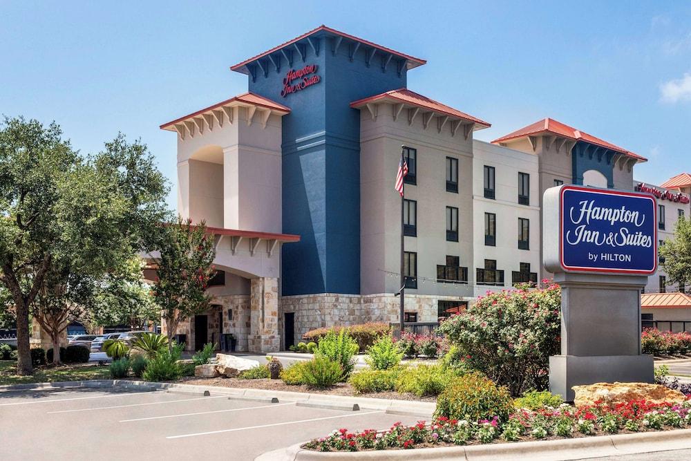 Hampton Inn & Suites San Marcos photo 1